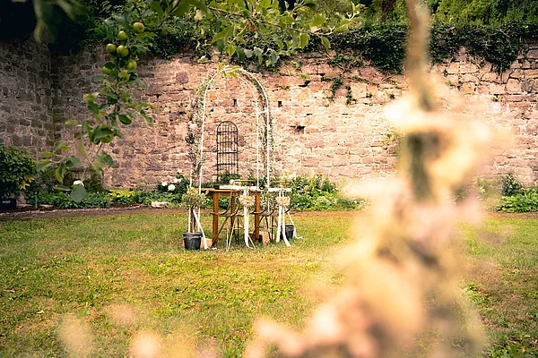 Heiraten im Klostergarten